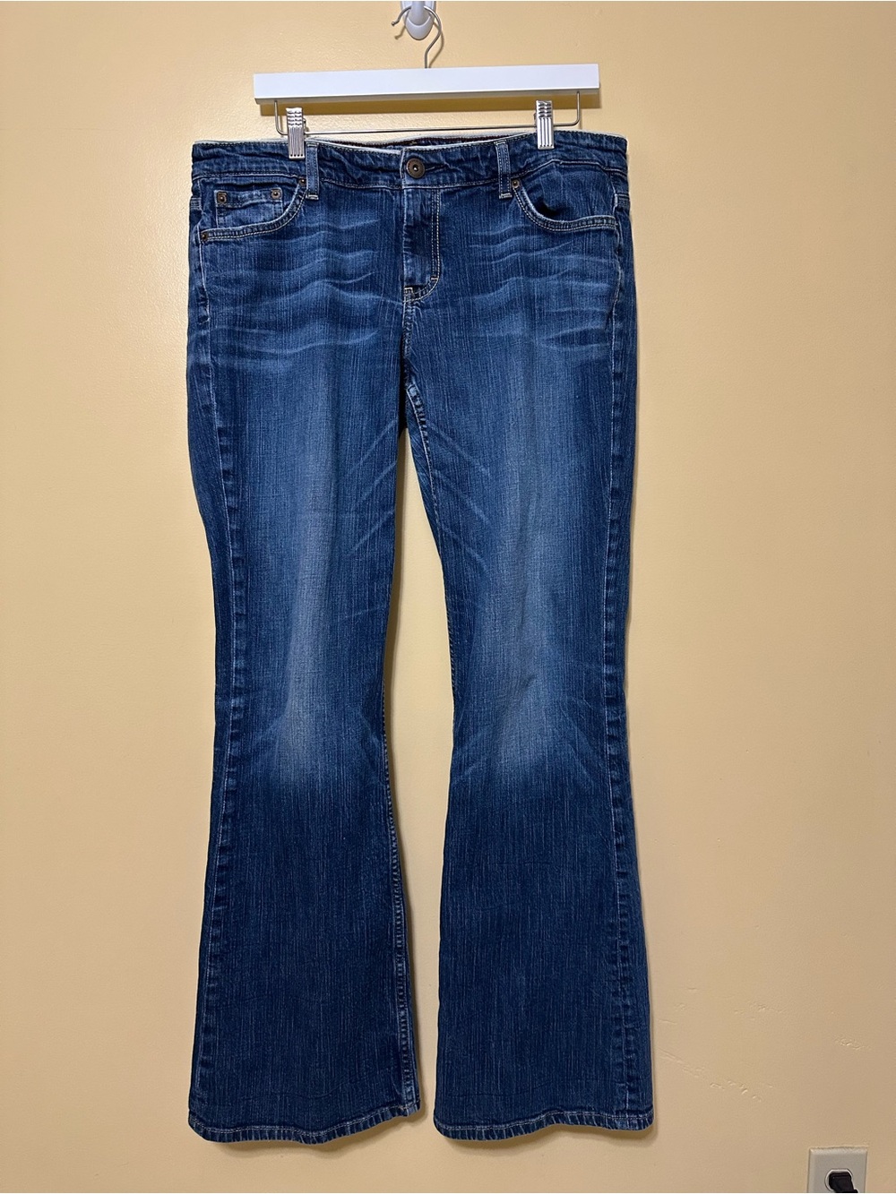 American Eagle VTG Hipster Low Rise Bootcut Jeans Women 16 Long Medium Wash Blue